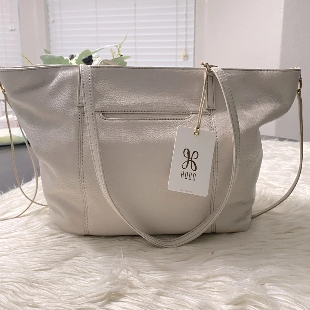 NWT HOBO Kingston Small Tote - Picture 1 of 10